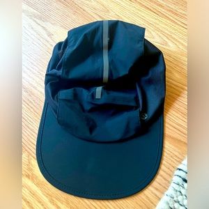 Black Lululemon adjustable athletic hat